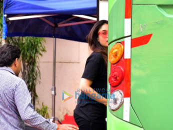 Kareena Kapoor Khan snapped shooting at Mehboob studio