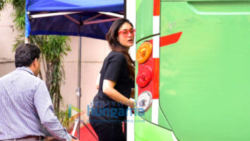 Kareena Kapoor Khan snapped shooting at Mehboob studio