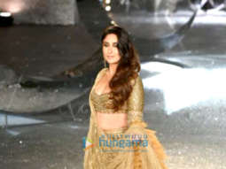 Kareena Kapoor Khan walks the ramp for Falguni and Shane Peacock at India Couture Week 2018