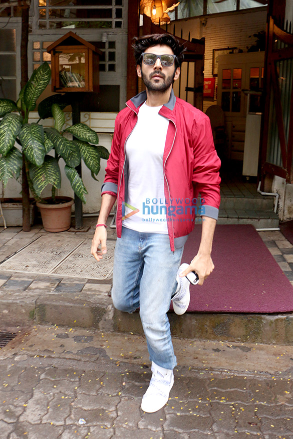 Kartik Aaryan snapped at The Fable Cafe in Juhu