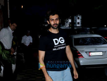 Kartik Aaryan spotted in Juhu