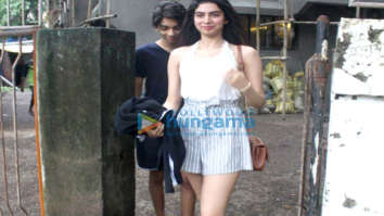 Khushi Kapoor and Farah Khan snapped at Kromakay salon in Juhu