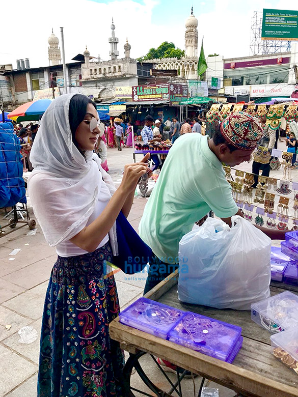 Lust Stories actress Kiara Advani goes street shopping in Hyderabad