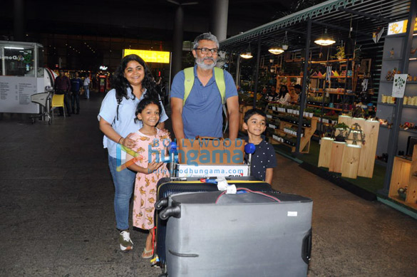 kriti sanon sophie choudry and others snapped at the airport34