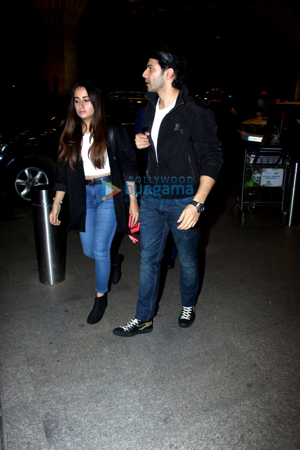 priyanka chopra varun dhawan yami gautam and others snapped at the airport 4