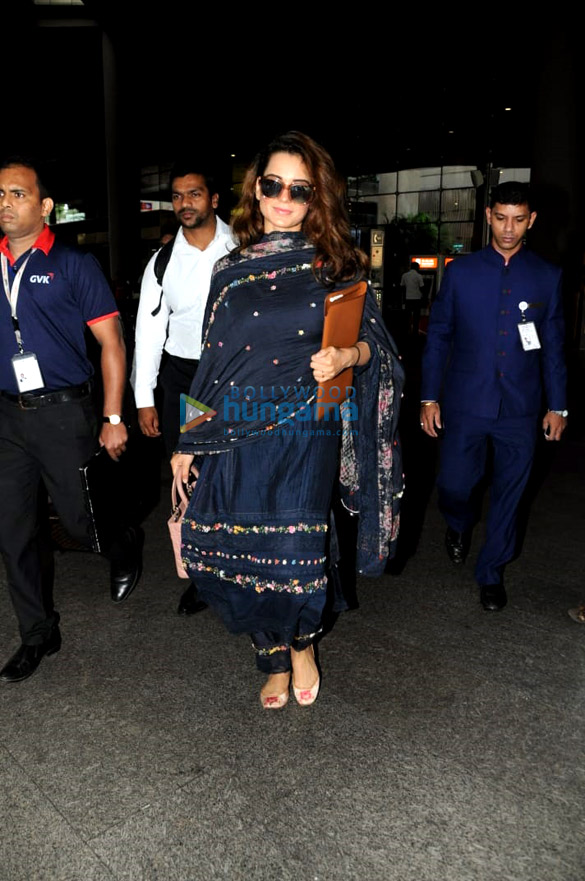 ranveer singh arjun kapoor bhumi pednekar huma qureshi and others snapped at the airport1 1