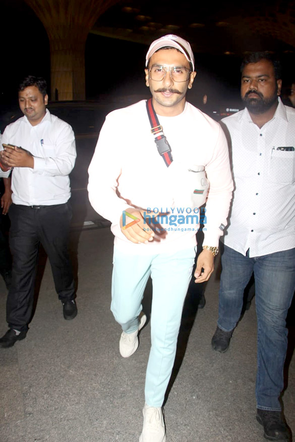 ranveer singh and arjun kapoor snapped at the airport 3