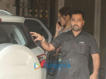 Sara Ali Khan and Sonakshi Sinha snapped at the gym