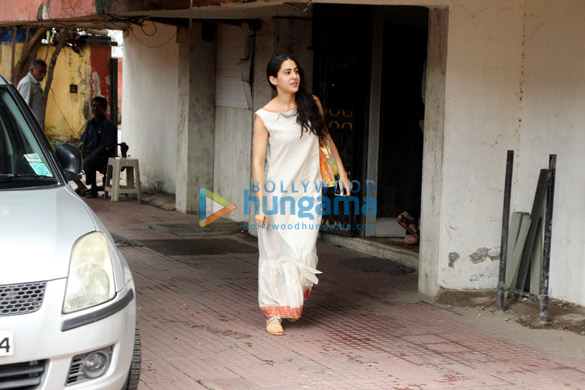 sara ali khan snapped in mumbai 3 5
