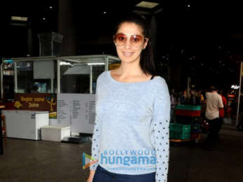 Shah Rukh Khan, Pooja Hegde, Shamita Shetty and others snapped at the airport
