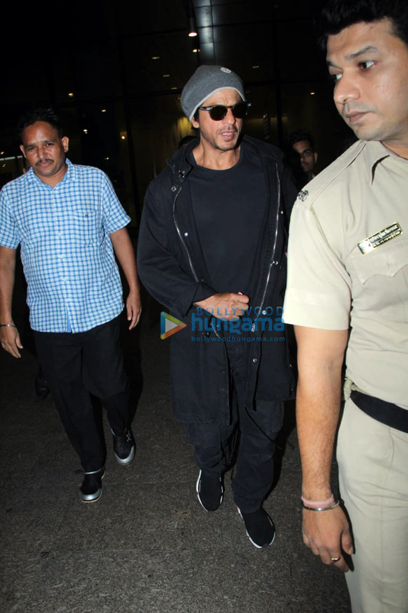 shah rukh khan pooja hegde shamita shetty and others snapped at the airport 2