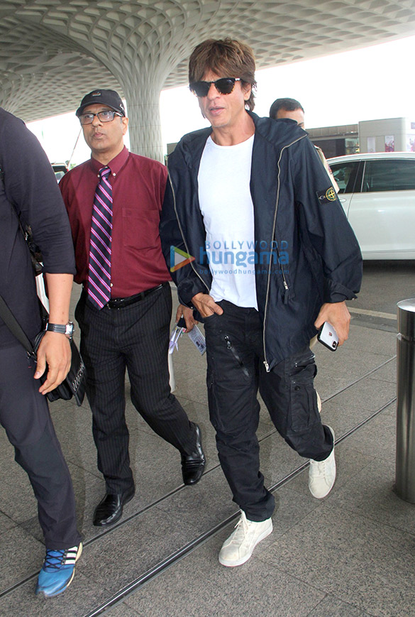 shah rukh khan ranveer singh arjun kapoor and others snapped at the airport 4
