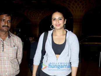 Shah Rukh Khan, Ranveer Singh, Arjun Kapoor and others snapped at the airport