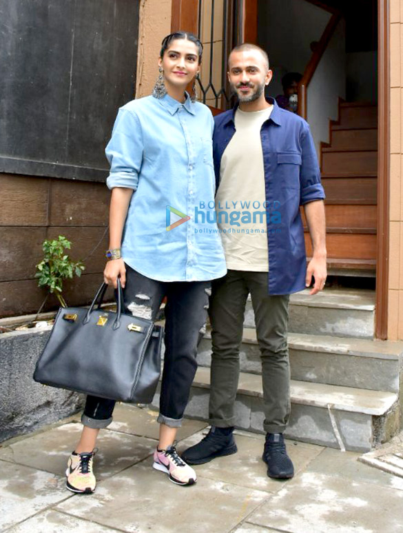 sonam kapoor ahuja and anand ahuja snapped at their new store in bandra 1