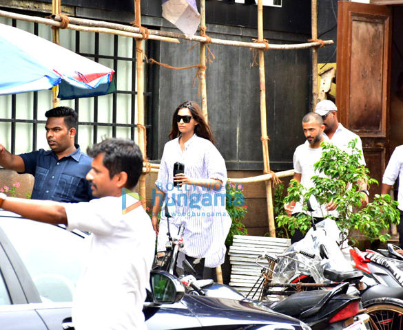 sonam kapoor ahuja and anand ahuja spotted at their new shop in bandra 2