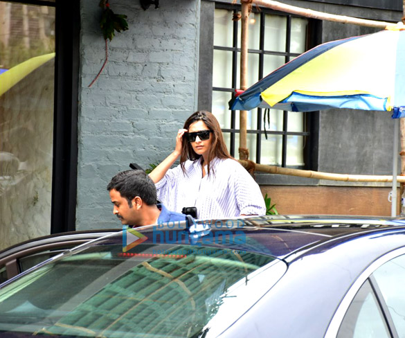 sonam kapoor ahuja and anand ahuja spotted at their new shop in bandra 4