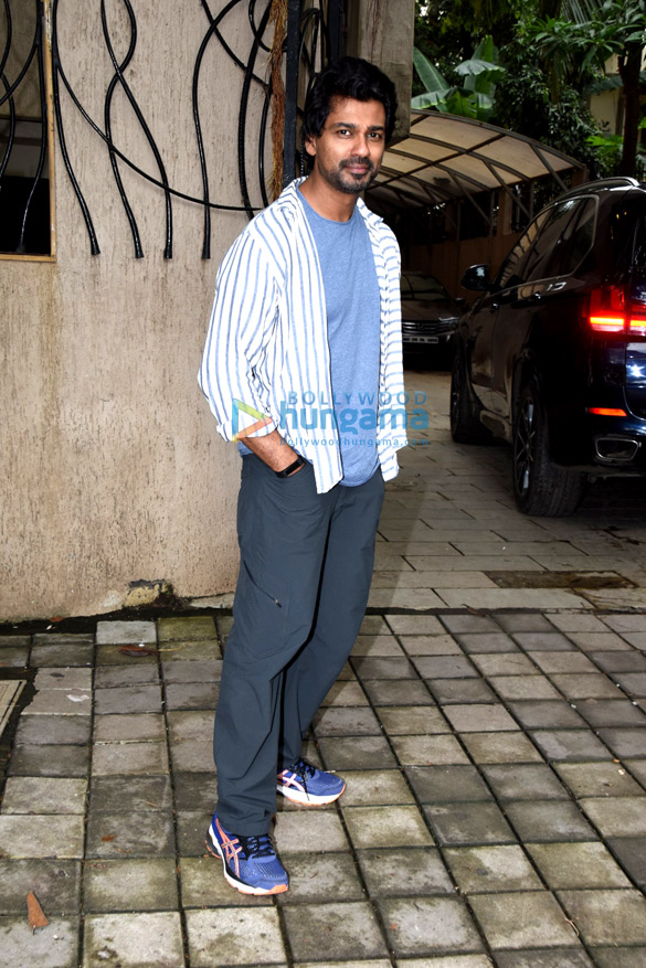 soni razdan and nikhil dwivedi snapped at a salon in juhu 3