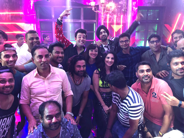 Sunny Leone, Diljit Dosanjh party hard after Arjun Patiala shoot completion Sunny Leone, Diljit Dosanjh party hard after Arjun Patiala shoot completion