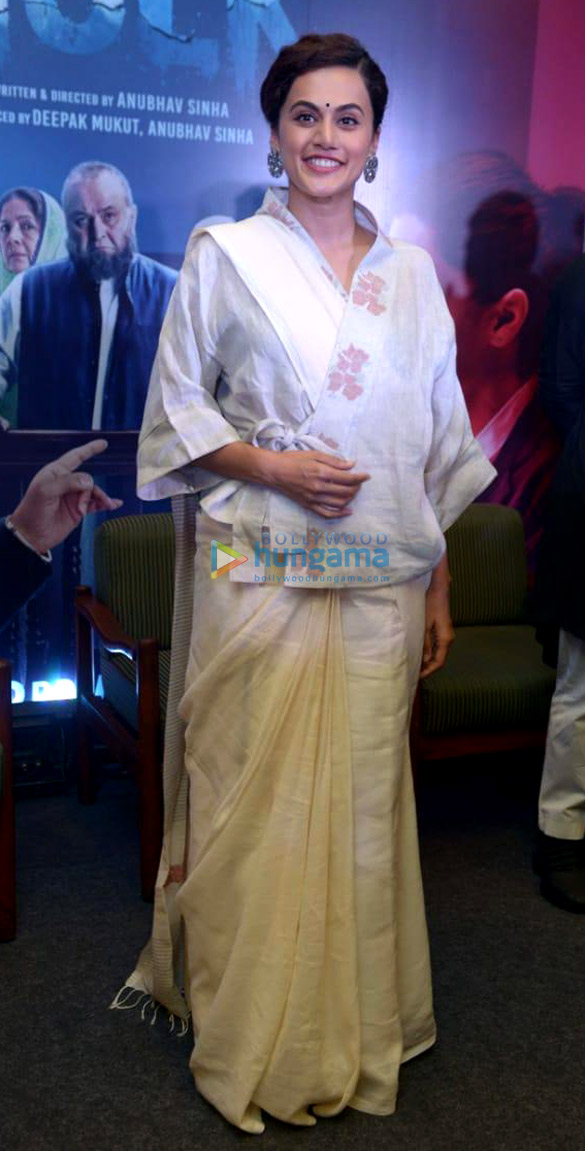 taapsee pannu and rishi kapoor attend mulk press conference in delhi 5