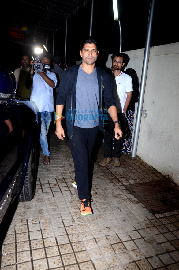 varun dhawan farhan akhtar and others snapped at pvr juhu 2