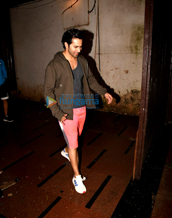 varun dhawan snapped post his gym session 3 3
