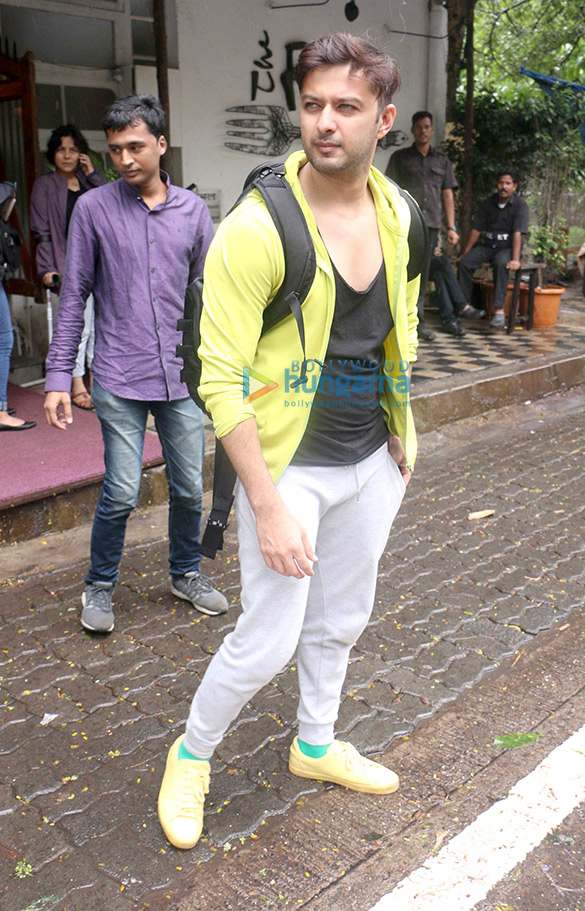 vatsal sheth snapped in juhu 4
