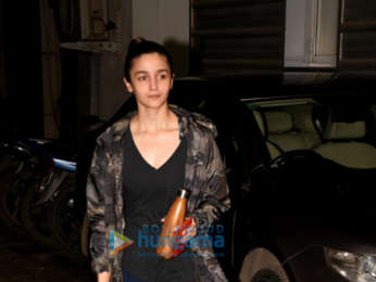 Alia Bhatt snapped after dance rehearsals in Andheri