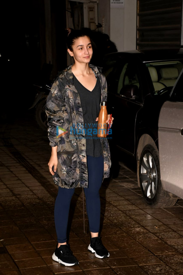 alia bhatt snapped after dance rehearsals in andheri 2