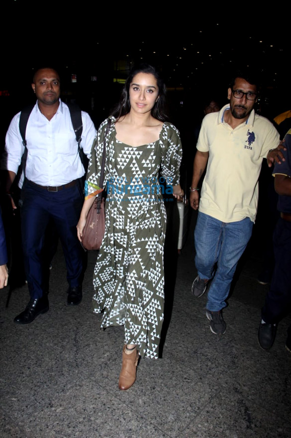 anushka sharma varun dhawan shraddha kapoor and others snapped at the airport last night 2