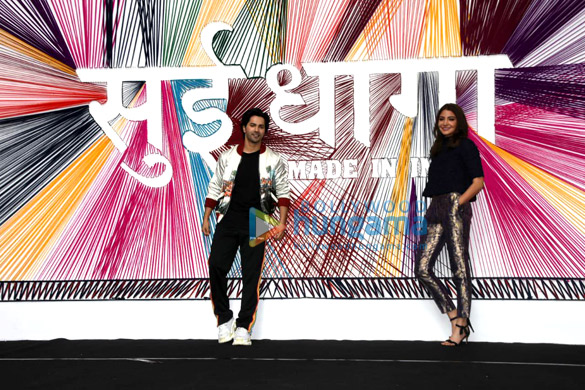 anushka sharma and varun dhawan grace the trailer launch of their film sui dhaaga made in india 7