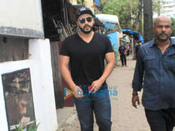 Arjun Kapoor spotted at Hakim’s Aalim salon in Varsova