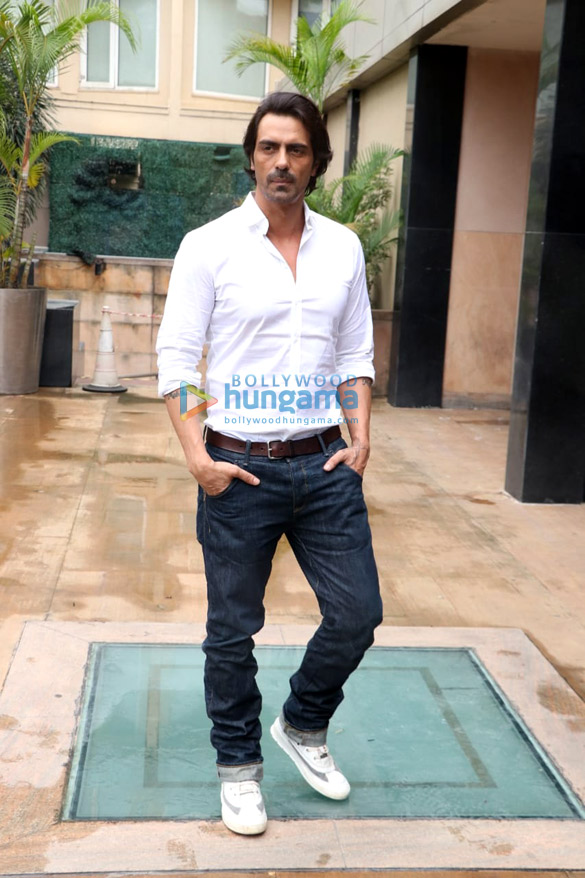 cast of paltan snapped promoting the film 3
