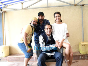 Cast of Yamla Pagla Deewana Phir Se snapped promoting the film