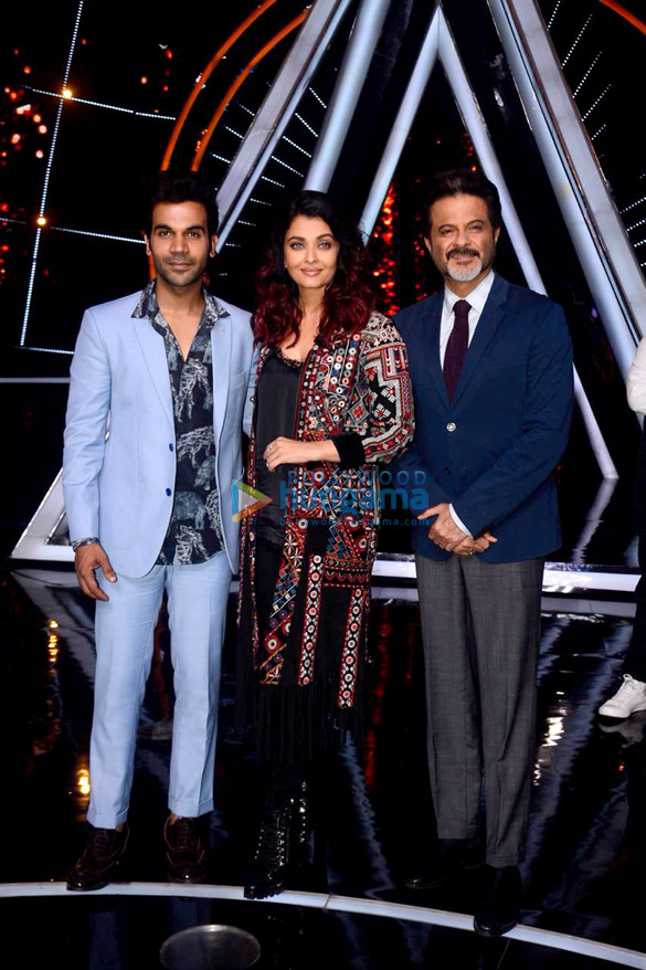 cast of the film fanney khan snapped promoting their film on sets of indian idol 10 1