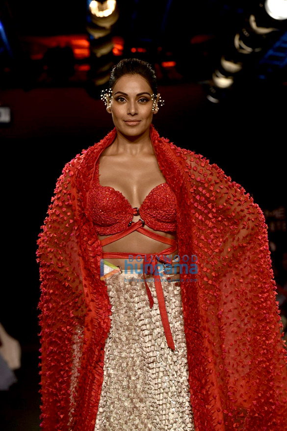 celebs grace lakme fashion week 2018 day 4 18 2