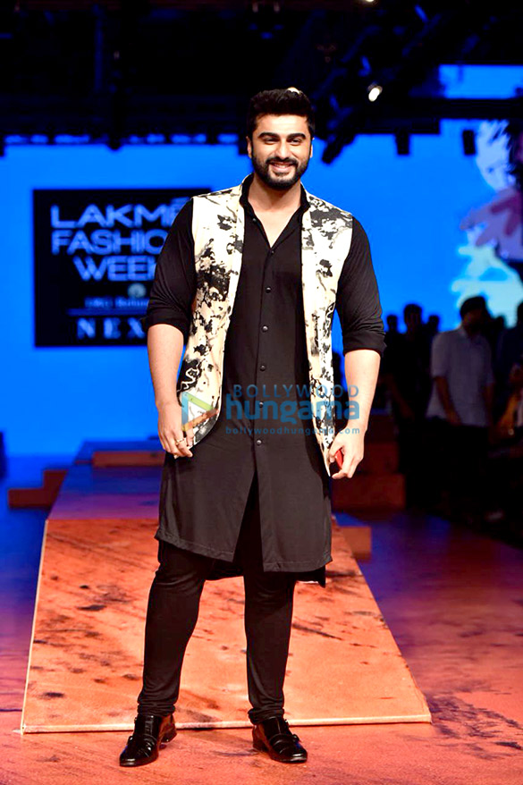 celebs grace lakme fashion week 2018 day 4 3 3