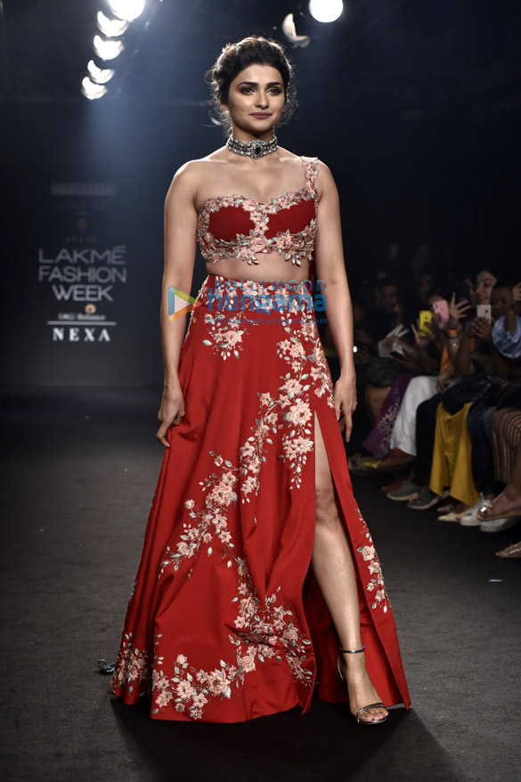 celebs grace lakme fashion week 2018 day 5 16