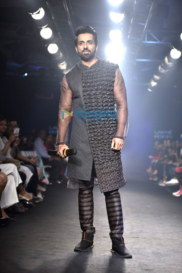 celebs grace lakme fashion week 2018 day 5 22