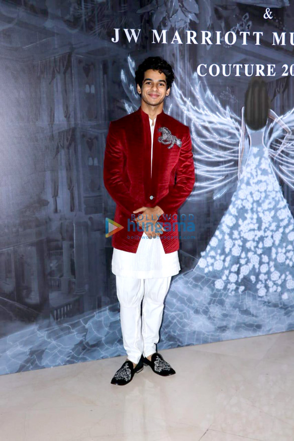 celebs grace manish malhotras fashion show 24