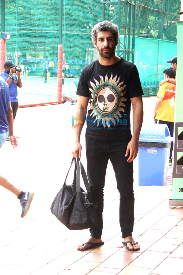 celebs grace football match in bandra 4