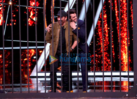 dharmendra sunny deol and bobby deol promote their film yamla pagla deewana phir se on the sets of indian idol 2