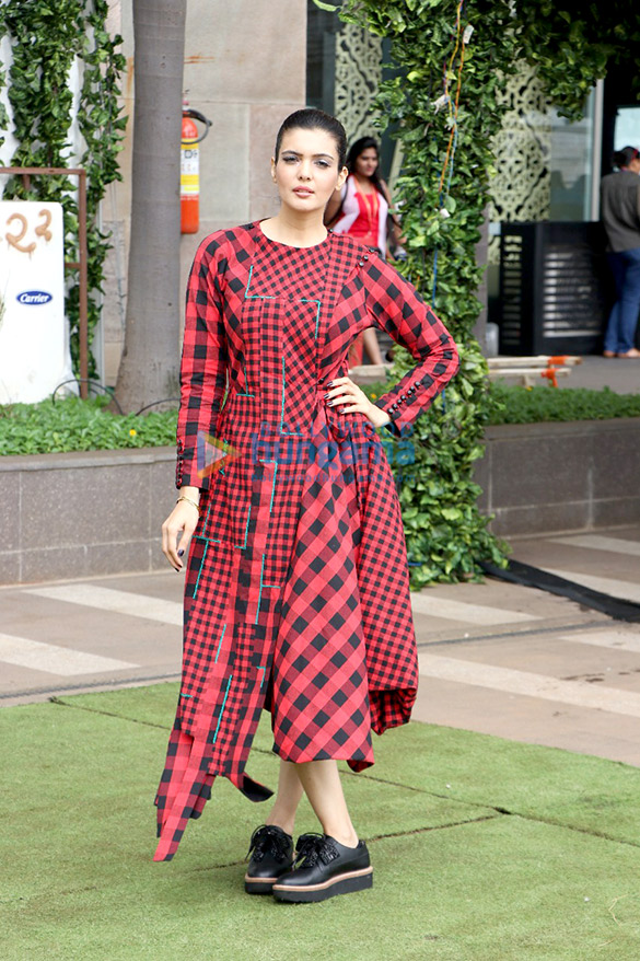dia mirza rajkummar rao and others snapped at the lakme fashion week 2018 005 2
