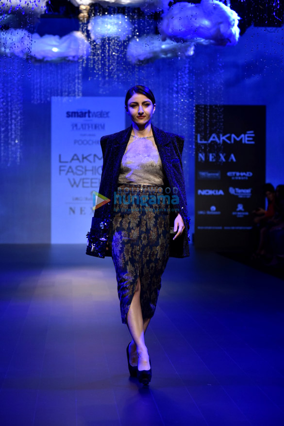 dia mirza rajkummar rao and others snapped at the lakme fashion week 2018 006