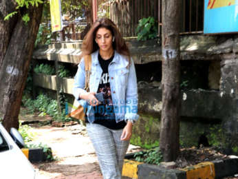 Farah Khan and Shweta Nanda snapped at Kromakay salon in Juhu