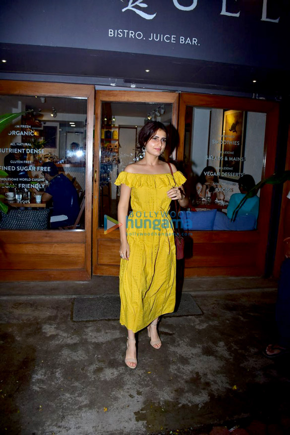 fatima sana shaikh snapped at sequel in bandra 2 4