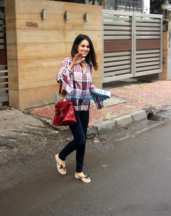 genelia dsouza spotted at a clinic 5