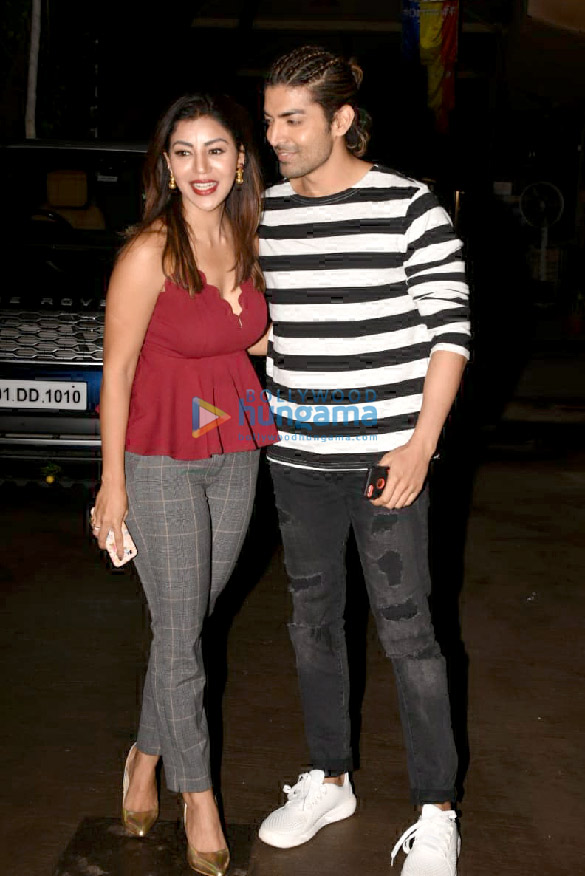 gurmeet choudhary and debina bonnerjee snapped in juhu 2