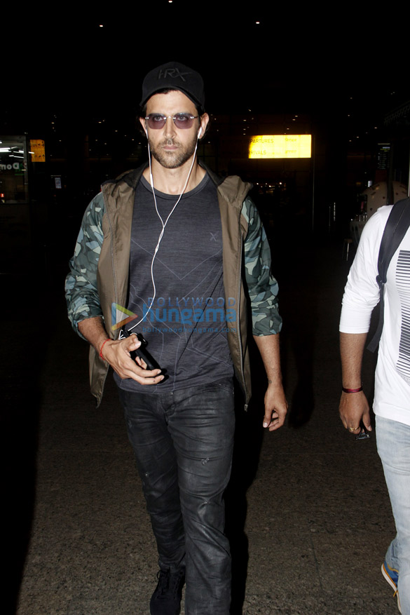 hrithik roshan sunny deol and others snapped at the airport 2