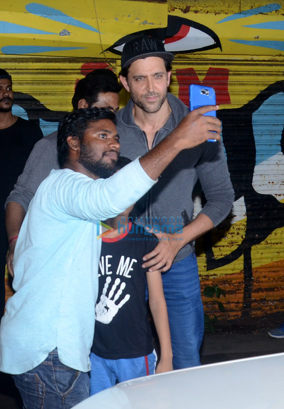hrithik roshan spotted in bandra shooting for ad 3