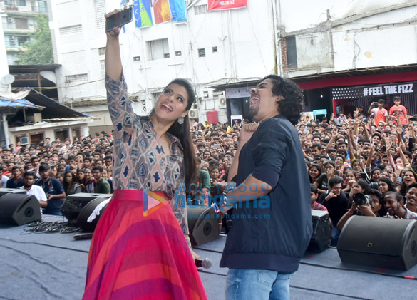 kajol snapped promoting her film helicopter eela at nm college 6